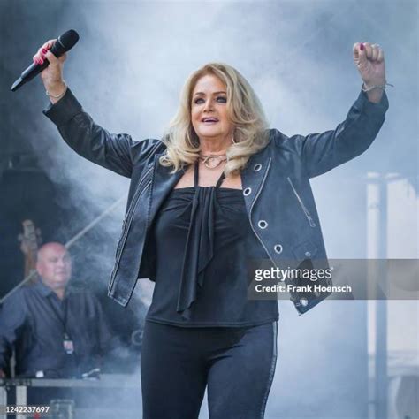 1,777 Bonnie Tyler Photos & High Res Pictures